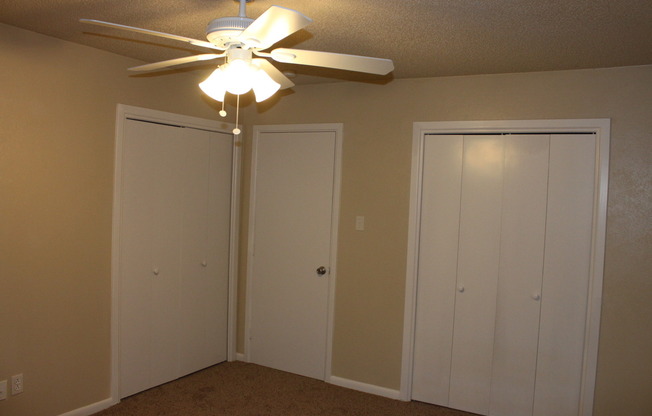 3 beds, 2 baths, $1,100