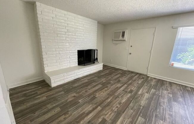 2 beds, 1 bath, 1,100 sqft, $2,025, Unit 1136-B