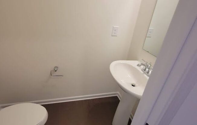 Huntersville Townhouse located in Rosedale!