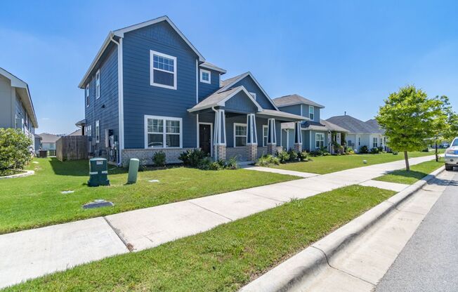 215 Roaming Dr,  Hutto, TX 78634