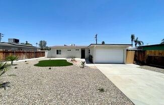 AVAILABLE NOW!! 3 Bedroom 2 Bathroom Home in Palm Desert