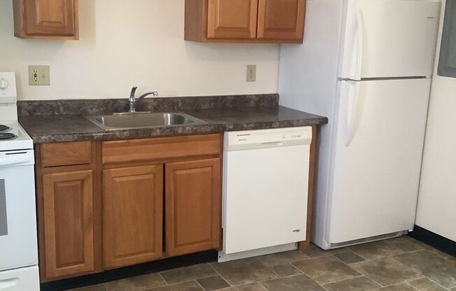 2 beds, 1 bath, 750 sqft, $750, Unit 3