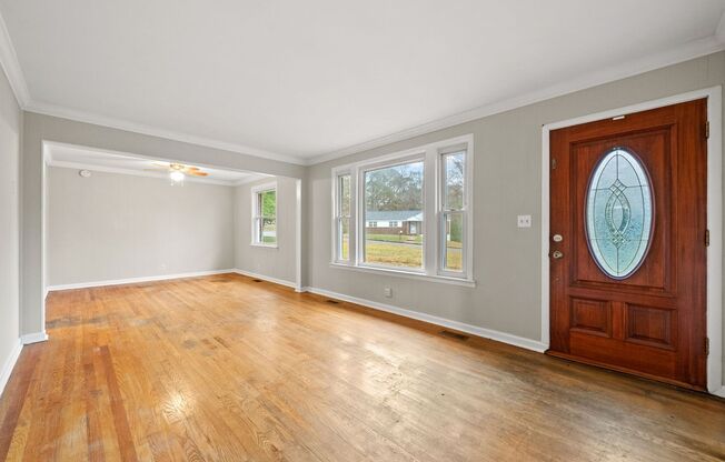 3 Bedroom Pet Friendly Home For Rent!