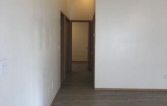 2 beds, 1 bath, 800 sqft, $695, Unit 4