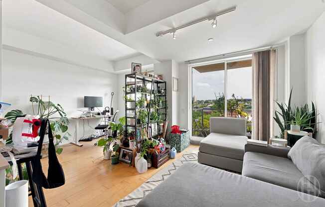 1 bed, 1 bath, 762 sqft, $4,150, Unit 10E