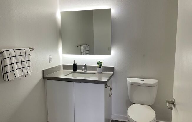 Studio, 1 bath, 611 sqft, $2,305, Unit 241