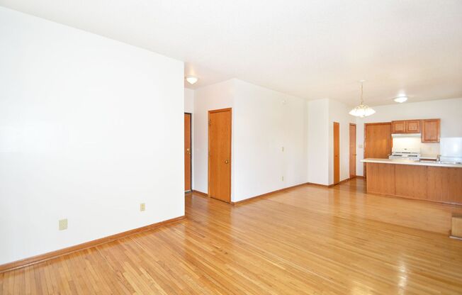 2 beds, 2 baths, 950 sqft, $1,400, Unit 10 - 110