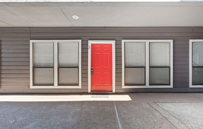 UT PRE LEASE: West Campus 2 bed / 2 bath, 2 RSVD parking, 2 blocks to UT Austin