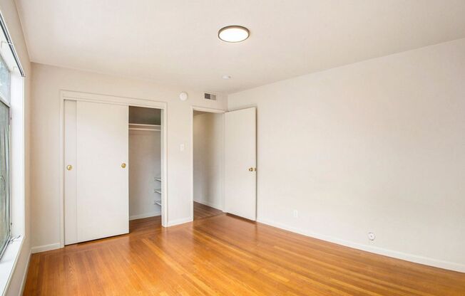 1 bed, 1 bath, $1,850, Unit 643 Beacon St. #2 - LU