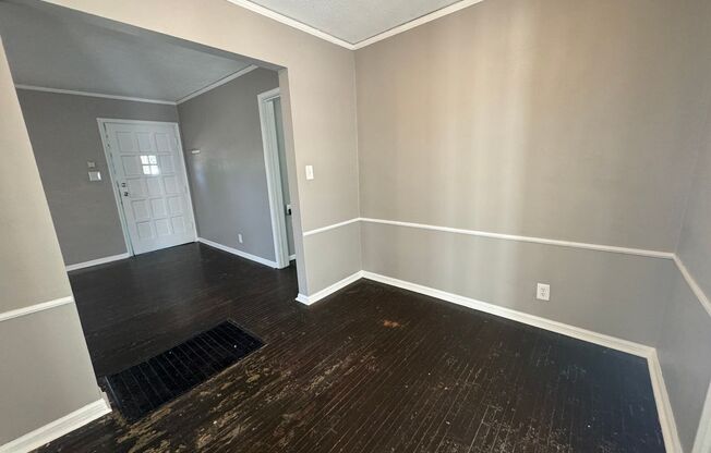 2 beds, 1 bath, $1,200