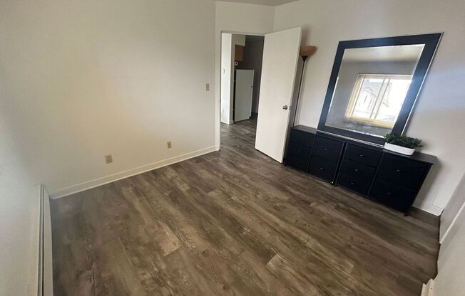 1 bed, 1 bath, $850, Unit 107