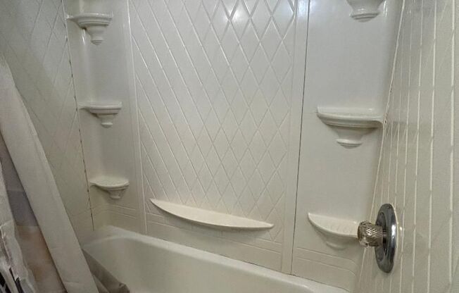 Studio, 1 bath, 240 sqft, $650, Unit Apt 1