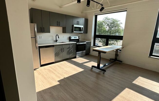 1 bed, 1 bath, 730 sqft, $1,875, Unit 2219-231