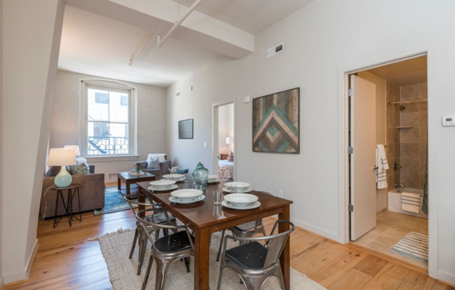 1 bed, 1 bath, 812 sqft, $1,995, Unit #303