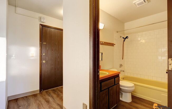 1 bed, 1 bath, $1,095, Unit 312