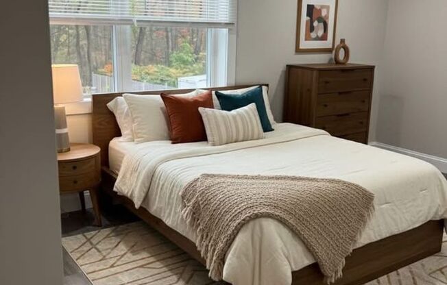 2 beds, 1 bath, 680 sqft, $2,500, Unit 15-31