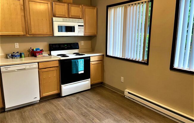 2 beds, 1 bath, 788 sqft, $1,545, Unit 11