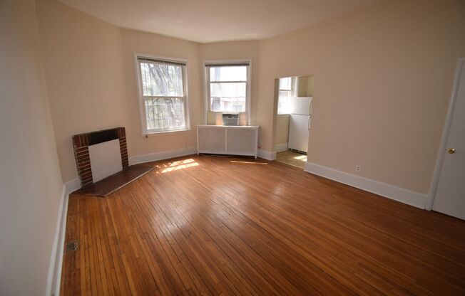 Studio, 1 bath, 450 sqft, $2,046, Unit 2112 O Unit 6