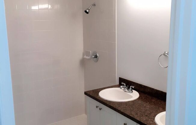 3 beds, 2 baths, 1,700 sqft, $3,050, Unit 08-203