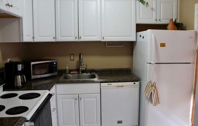 Beautiful 2/2 Riverfront Condo