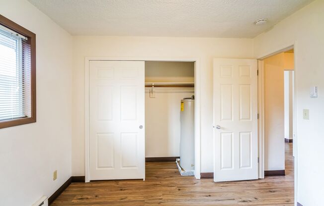 2 beds, 1 bath, 800 sqft, $1,175, Unit 819