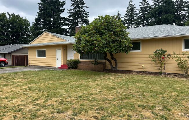 3 Bedroom Ranch Style Home in the Centennial Neighborhood!