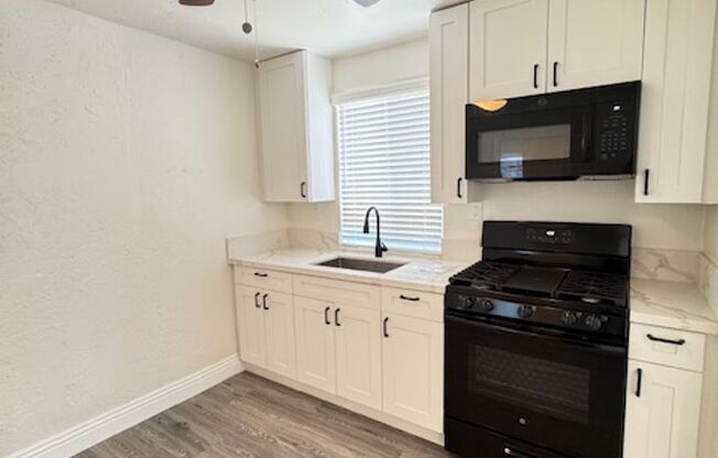 2 Bedroom Bungalow in Simi Valley