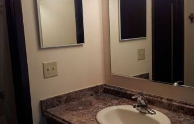 2 beds, 1 bath, 850 sqft, $1,144, Unit 7926 - 5