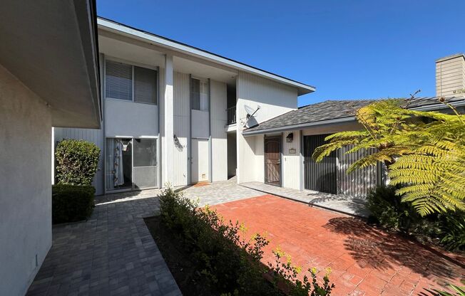 Just For You! Midtown Ventura prime location!