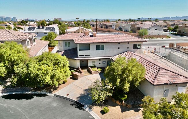 5596 Hawley Ct