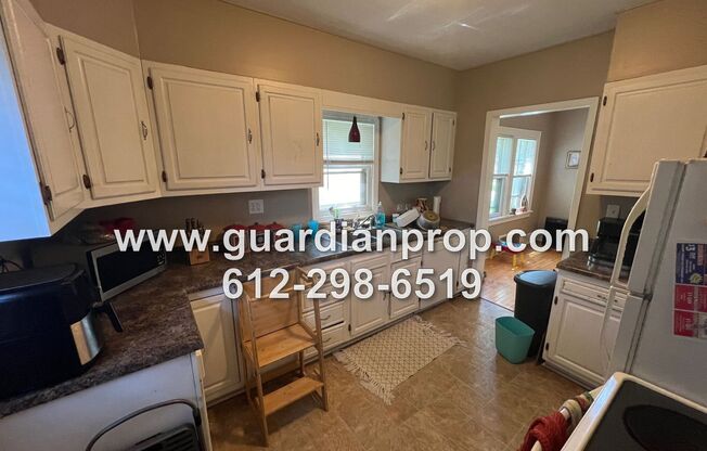 2 beds, 1 bath, 1,064 sqft, $1,495