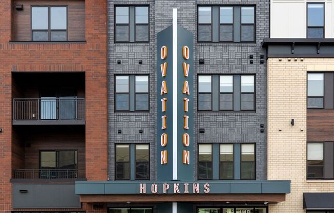 1 bed, 2 baths, 913 sqft, $2,124, Unit 125