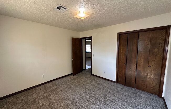 2 beds, 1 bath, $950