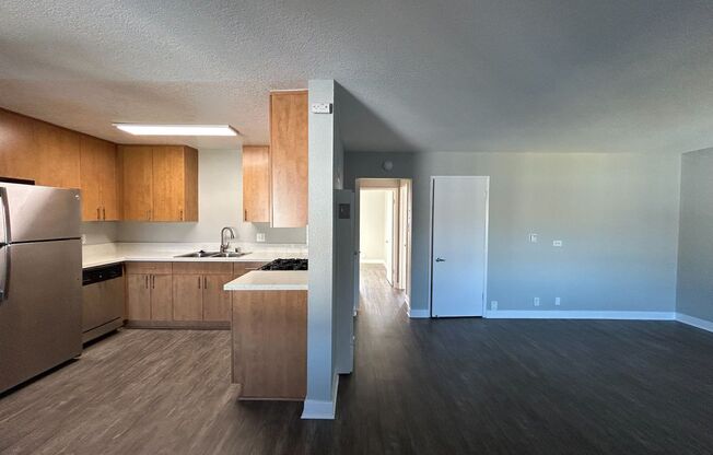 2 beds, 1 bath, 950 sqft, $3,065, Unit 4720-28