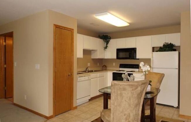 2 beds, 1 bath, $950