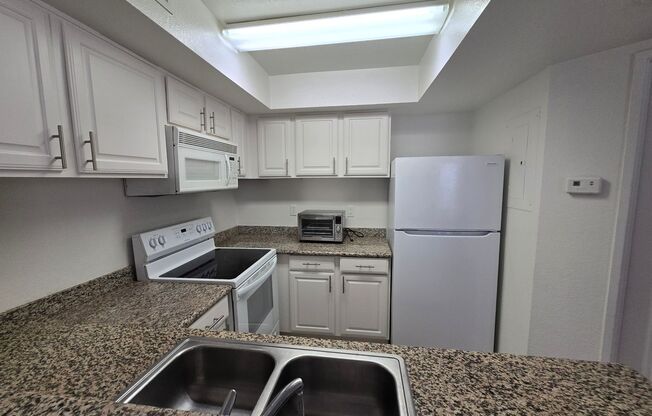 2 beds, 2 baths, $1,195, Unit UNIT 2016