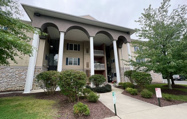 Bath View Condo with Covered Deck, 1.5 baths, & Washer/Dryer