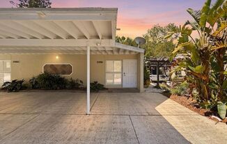 Spacious 1BR Duplex Near Beaches – Private Yard + Amenities! 1bed|1bath