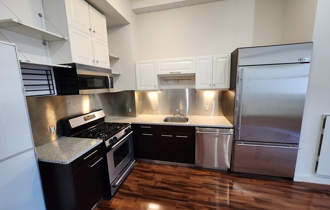 1 bed, 1 bath, 820 sqft, $3,050, Unit 5C