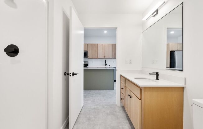 1 bed, 1 bath, 555 sqft, $1,450, Unit 405