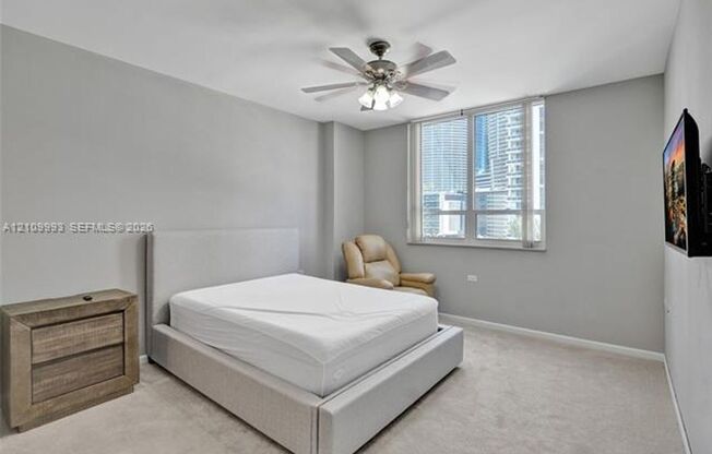 1 bed, 1.5 baths, $3,500, Unit # 808