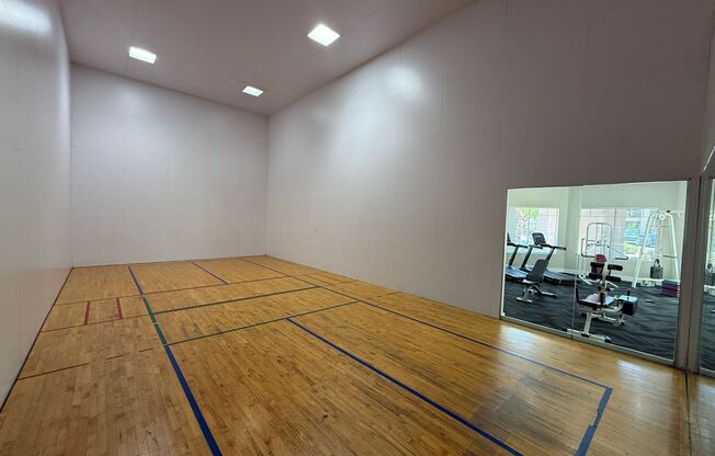 2 beds, 1 bath, $1,395, Unit # 2029