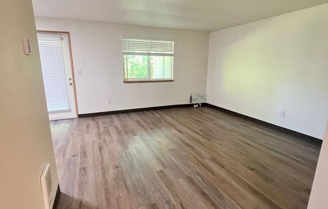 Willow Creek Apartments
