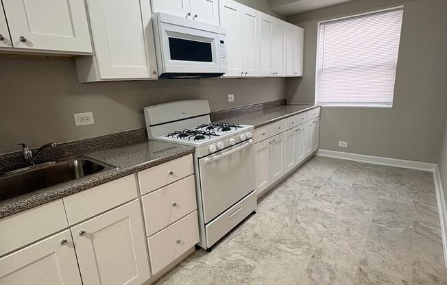 2 beds, 1 bath, 900 sqft, $1,295, Unit WL 012