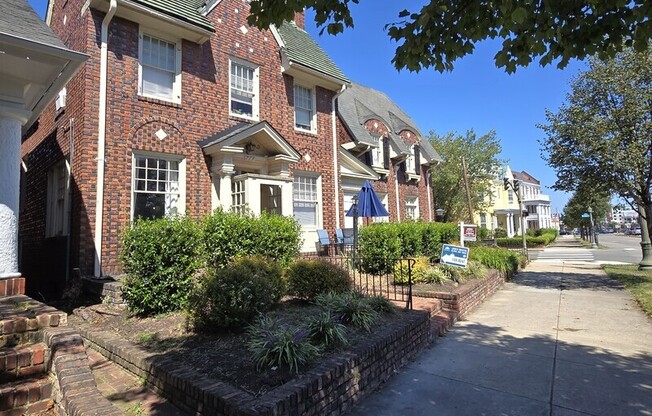 714 ARTHUR ASHE BLVD