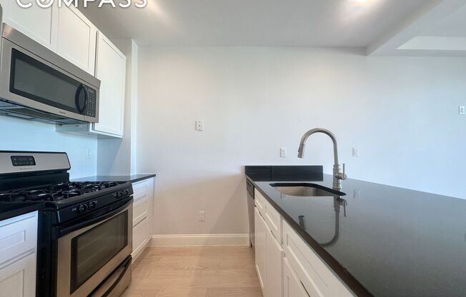 2 beds, 2 baths, 1,100 sqft, $5,500, Unit 4