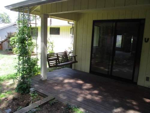 2 beds, 1 bath, $2,200