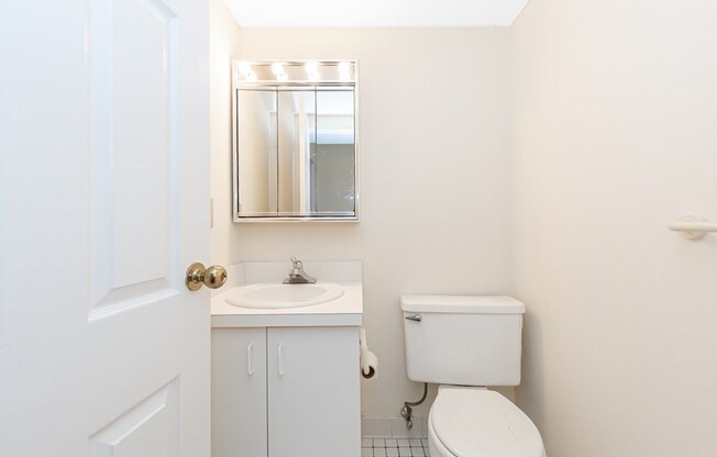 1 bed, 1.5 baths, 853 sqft, $3,200, Unit 307