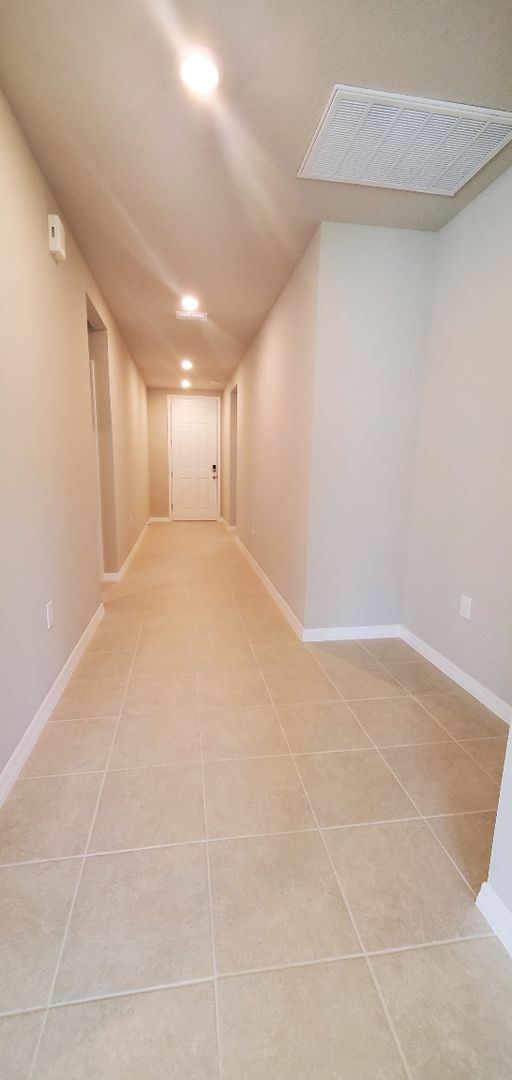 LIKE NEW!!! 4-Bedroom, 2.-Bathroom in Lucerne Park/Winter Haven