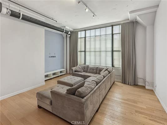 Studio, 1 bath, 700 sqft, $2,200